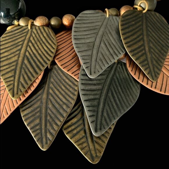 Large runway mixed metal copper silver black bead leaf necklace - Picture 11 of 16